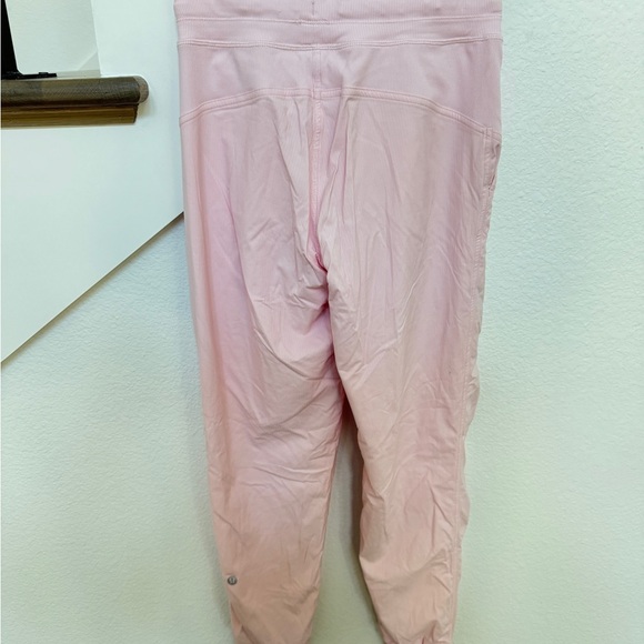 Lululemon strawberry milkshake dance joggers - Picture 5 of 5